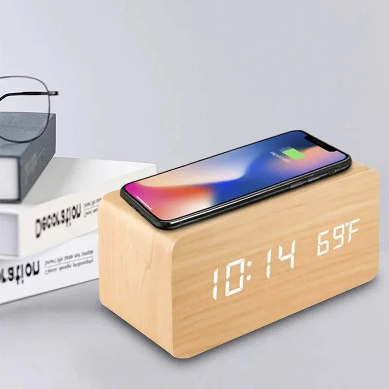 Réveil en Bois Chargeur sans fil affichage LED - Essentis