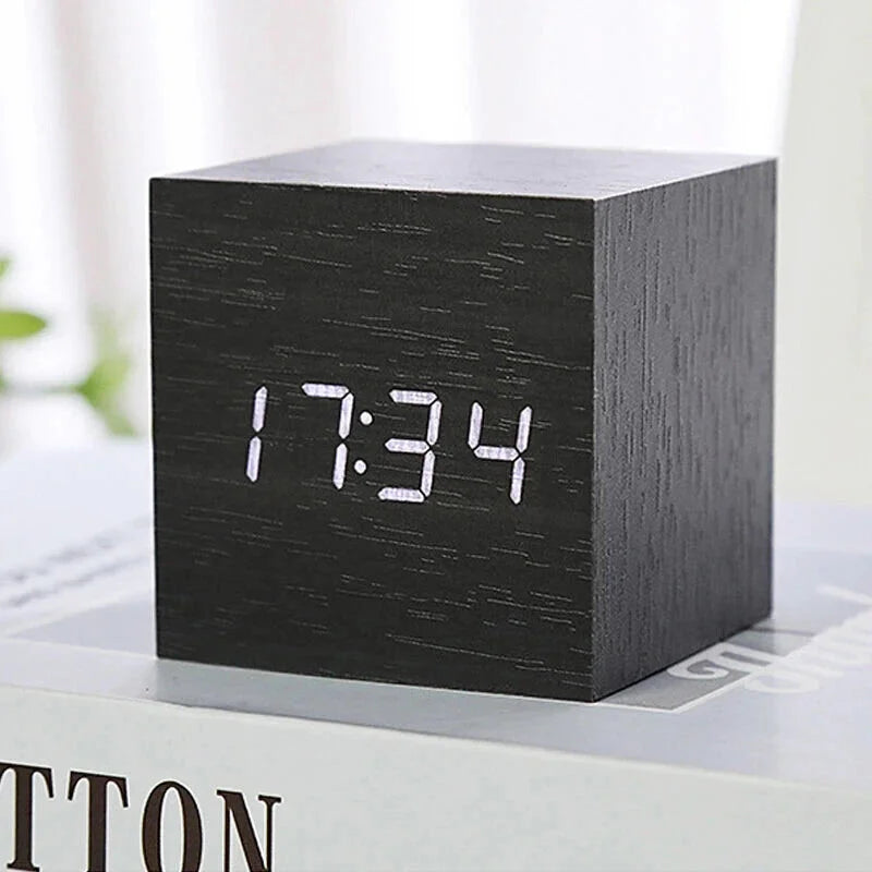 Réveil en Bois LED cubique - Matinalis