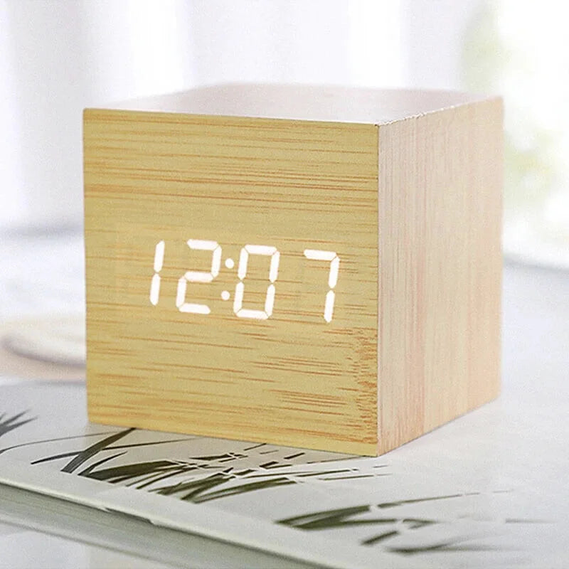 Réveil en Bois LED cubique - Matinalis