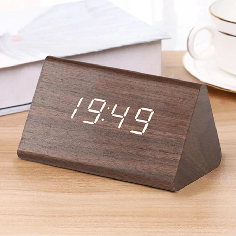 Réveil en Bois triangulaire LED - Racinal